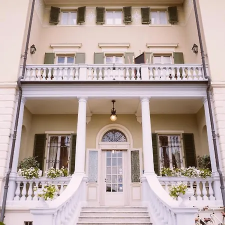 Erre - Literary Bed & Breakfast 4*